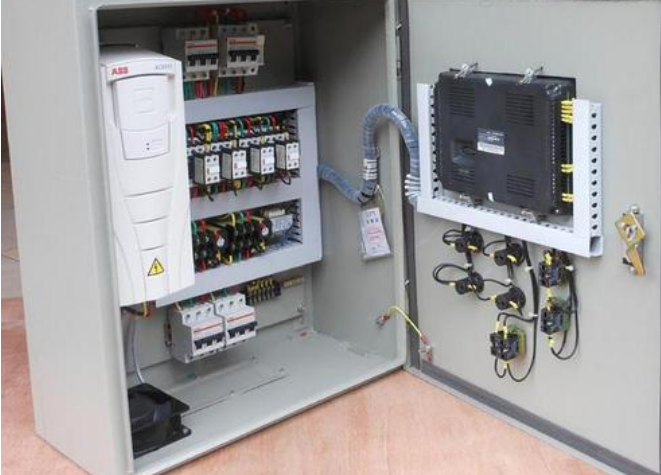 防爆PLC控制柜內(nèi)部圖 防爆PLC控制柜內(nèi)部圖